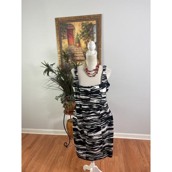 Calvin Klein Shift Dress Womens 12 White Black Geo Print Sleeveless Back Zipper - Picture 3 of 9